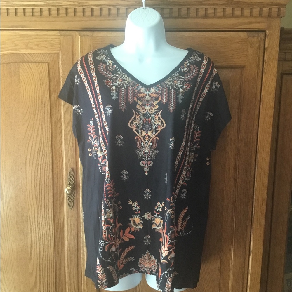 Women's Black V-Neck Floral Embroidered Tunic Top